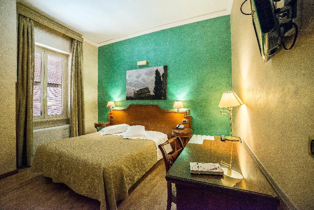 DOUBLE STANDARD Room, Kent, Rome