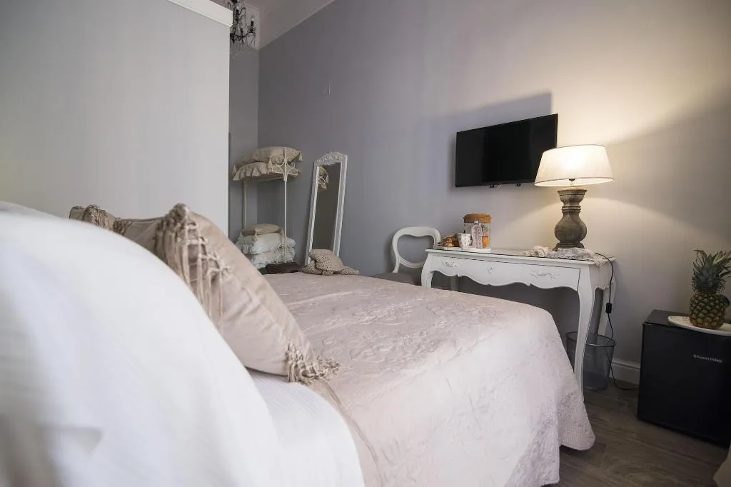 Room, Domus Deorum Deluxe, Naples