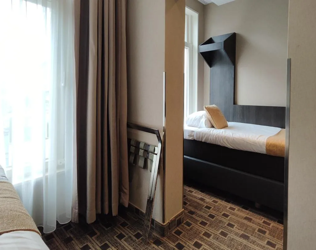 TWIN TWO BEDS Room, Xo Hotels Inner, Amsterdam