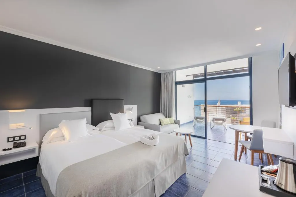 Double or Twin SEA VIEW CAPACITY 3 Room, Hotel LIVVO Mirador Papagayo, Lanzarote