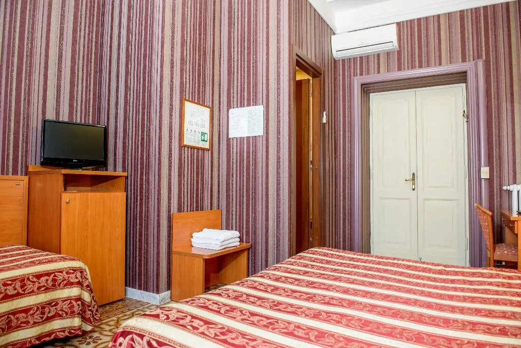 TRIPLE STANDARD Room, Emmaus, Rome