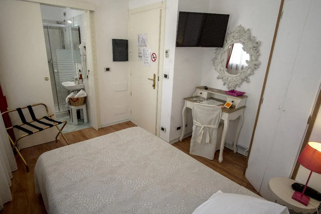SINGLE STANDARD Room, Antigo Trovatore, Venice