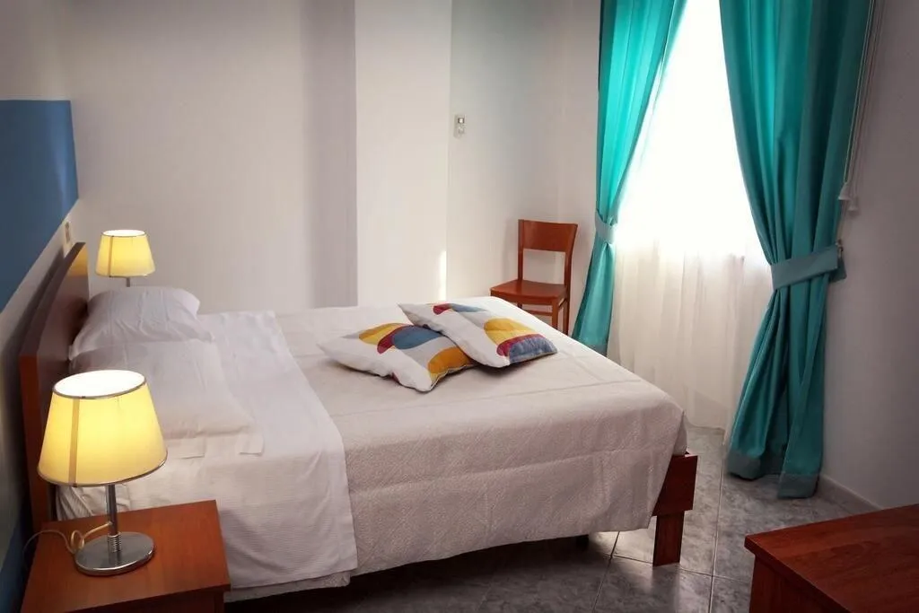 Room, Relais Al Porto, Naples
