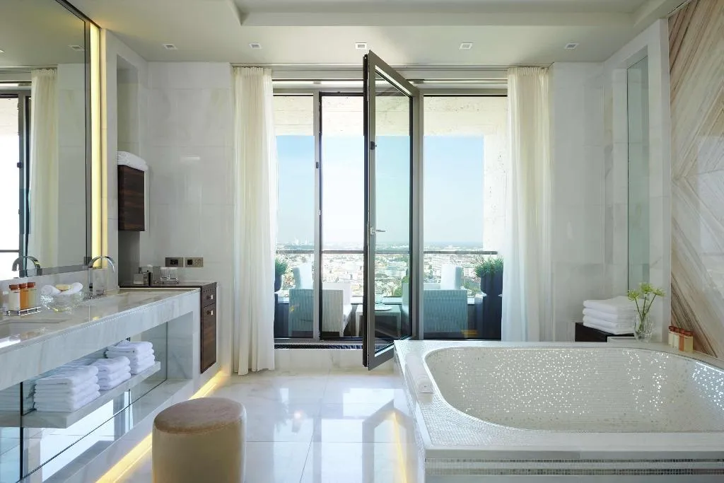Room, Waldorf Astoria Berlin, Berlin