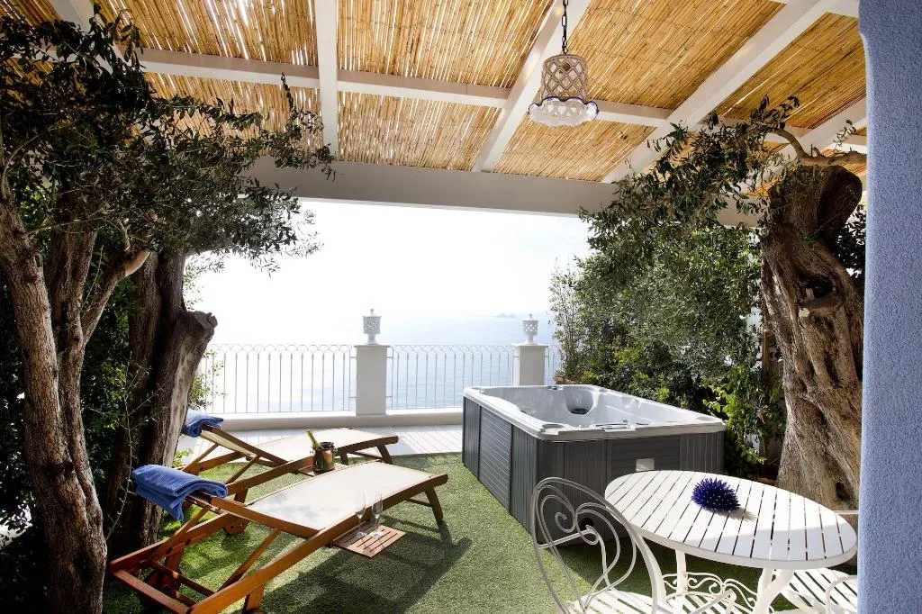 Room, B&B La Barbera, Naples