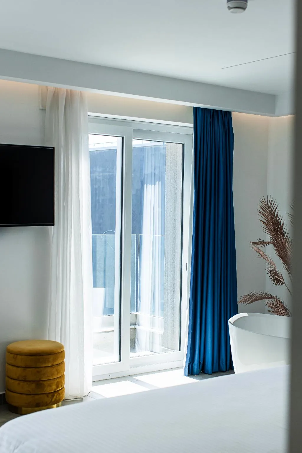 SUITE KING SIZE BED Room, Flamingo Hotel Malta, Malta