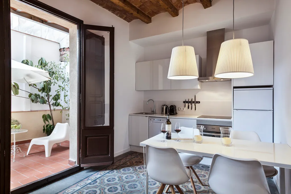 APARTMENT WITH TERRACE Room, Charming Flats by Aspasios, Barcelona