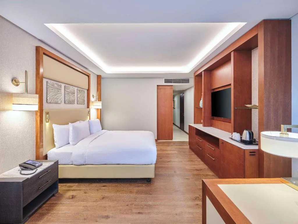DOUBLE Accessible KING SIZE BED Room, Hilton Cairo Nile Maadi, Cairo