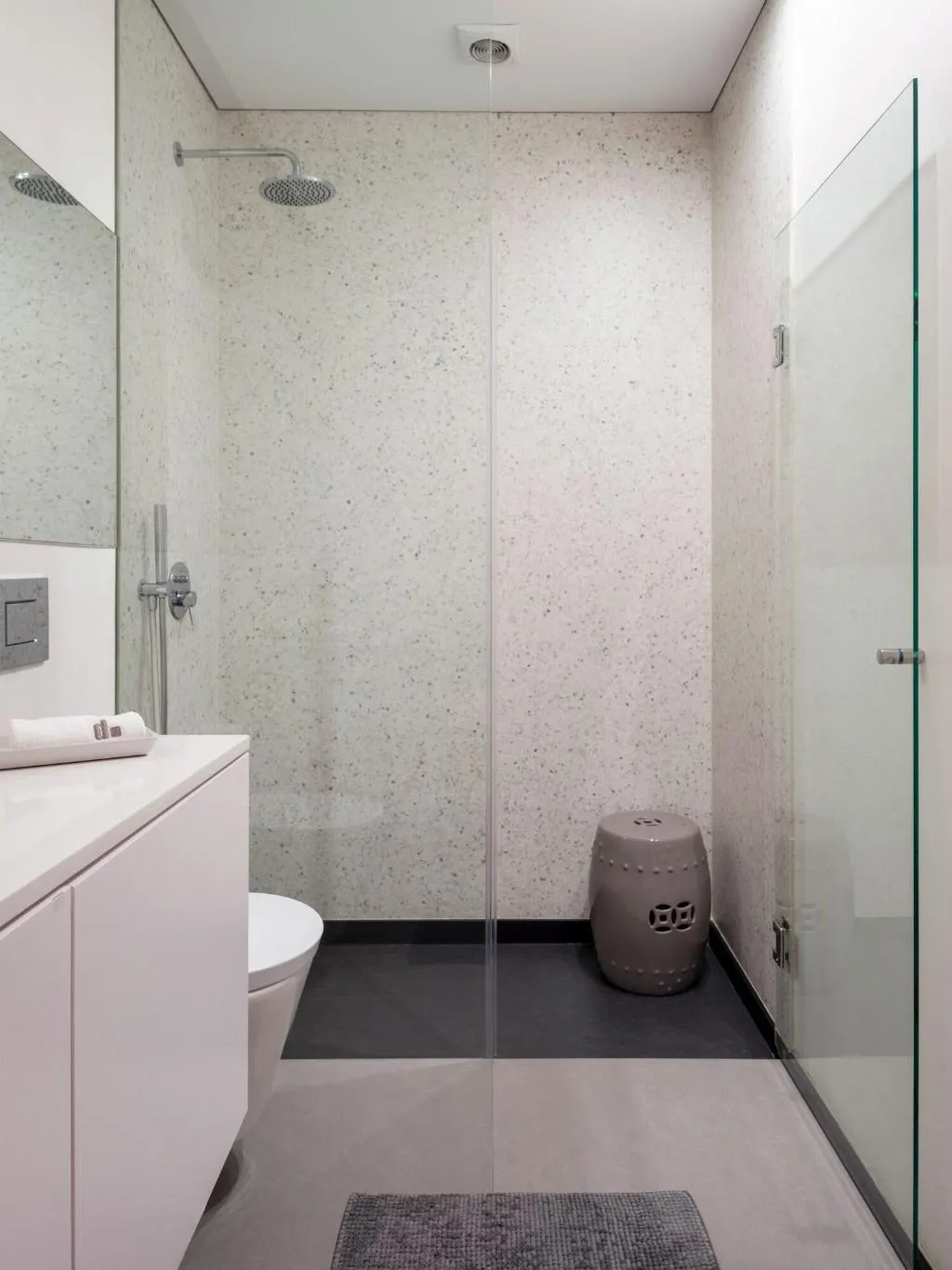 Room, Domum, Porto
