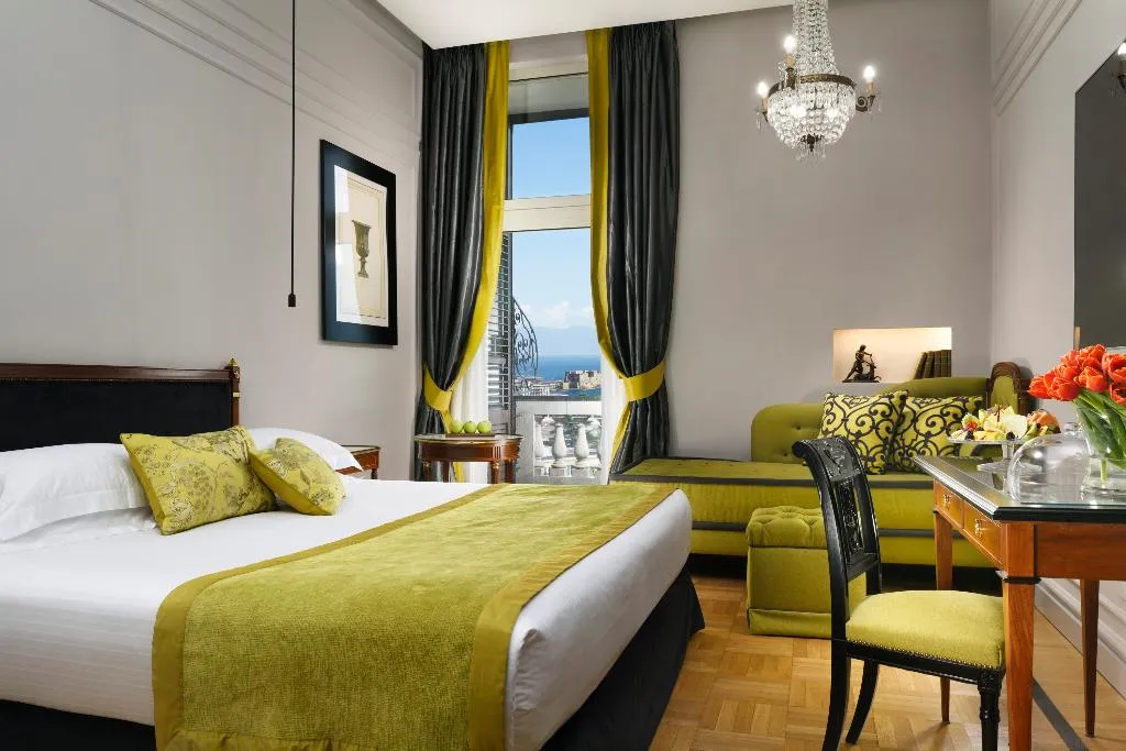 Double or Twin DELUXE SEA VIEW Room, Grand Hotel Parker's, Naples
