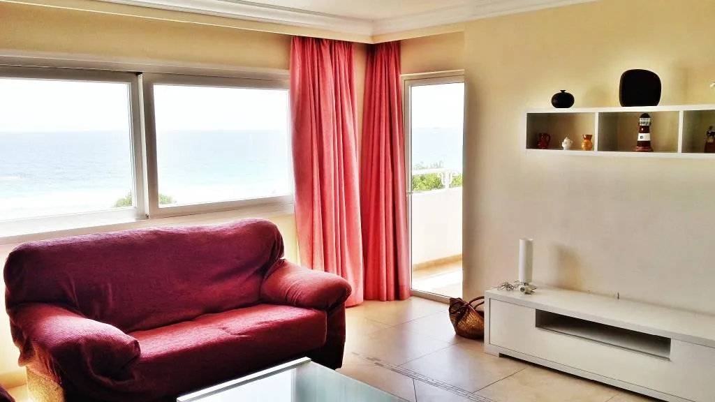 APARTMENT CAPACITY 8 THREE BEDROOMS Room, Hamilton Court, Menorca