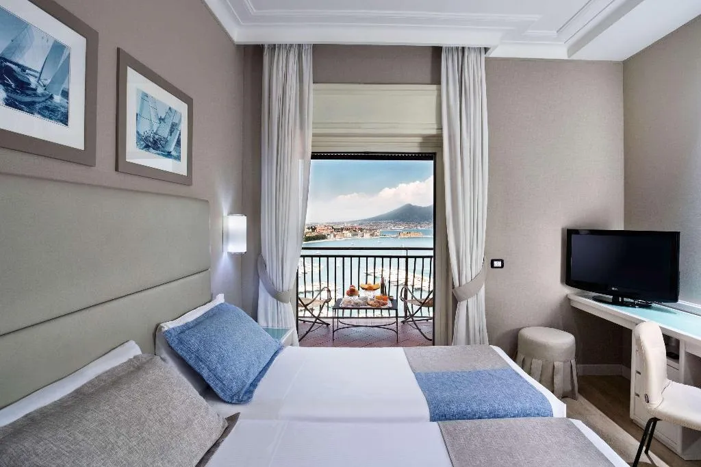 DOUBLE QUEEN SIZE BED Room, Hotel Paradiso, BW Signature Collection, Naples