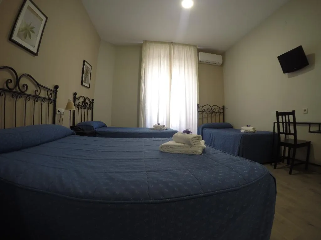 QUADRUPLE STANDARD Room, El Pilar, Madrid