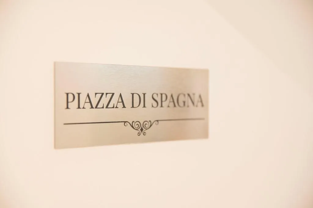 TRIPLE STANDARD Room, Imperium Suite Trevi, Rome