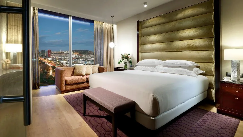 Room CITY VIEW Room, Hyatt Regency Barcelona Tower, Barcelona