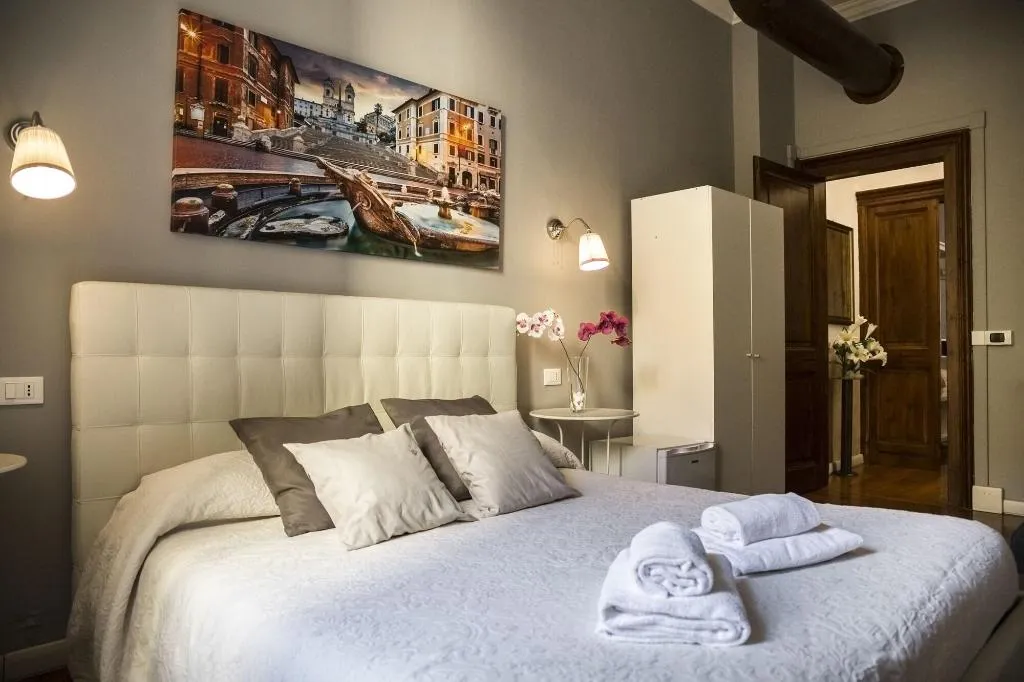 Room, Dulcis In Fundo, Rome