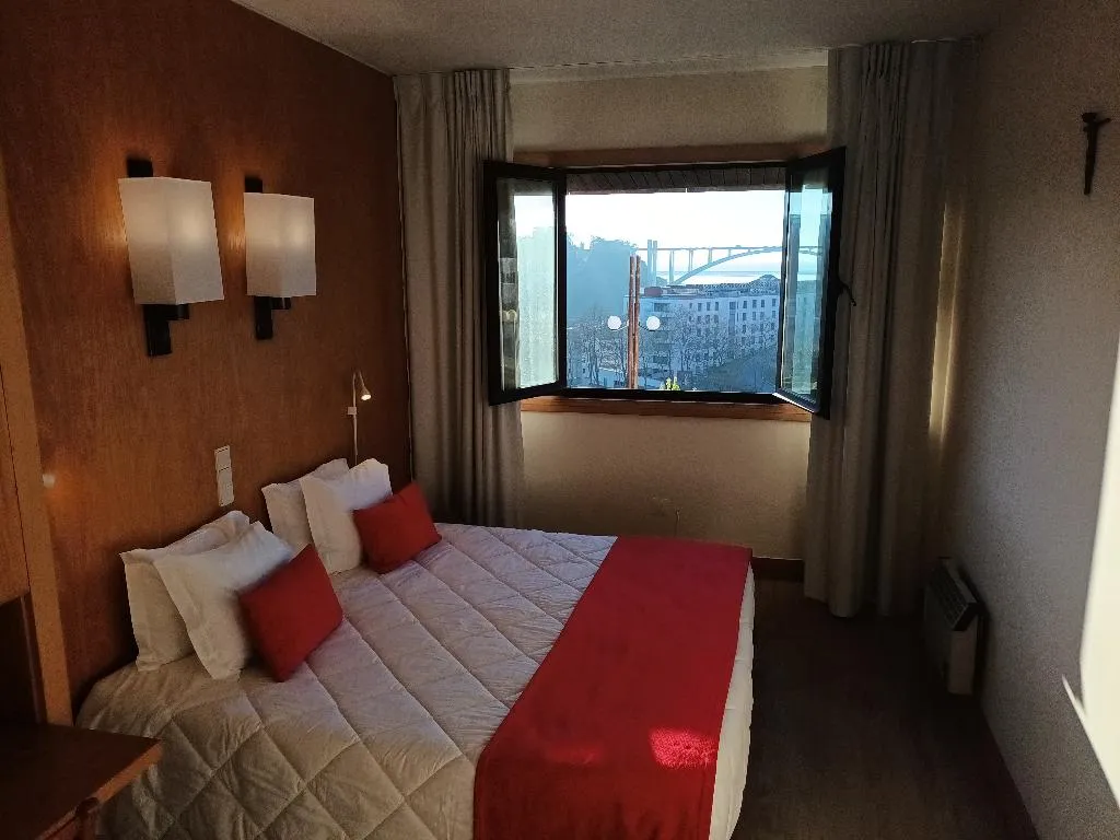 Double or Twin SUPERIOR WITH VIEWS Room, Vilar Oporto Hotel, Porto