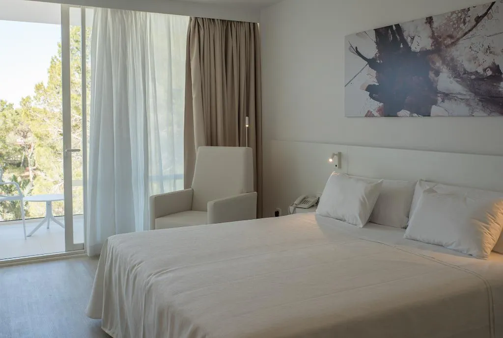 DOUBLE DELUXE GARDEN VIEW Room, Els Pins Resort & Spa, Ibiza