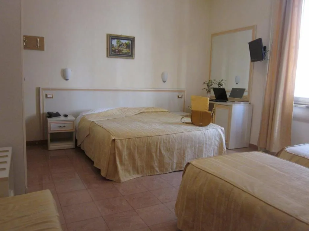 QUADRUPLE THREE BEDS Room, Adler, Milan