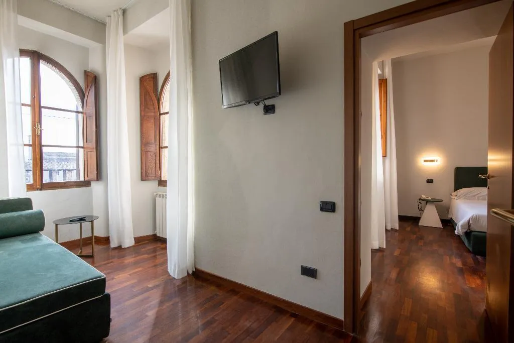 TRIPLE SUPERIOR Room, Hotel Gattapone, Umbria