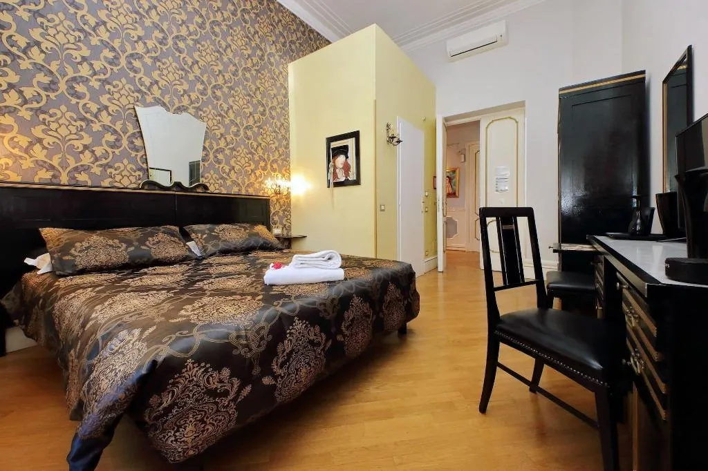 Room, Domus Monamì Luxury Suites, Rome
