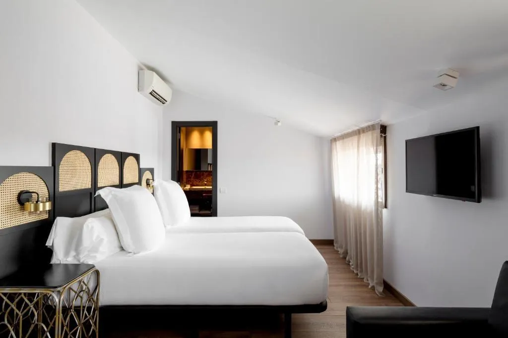 DOUBLE STANDARD Room, Astoria, Barcelona