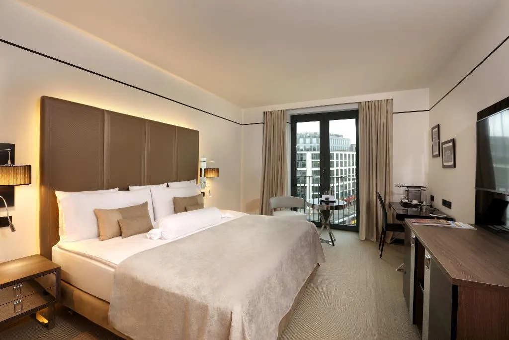 Room, Melia Berlin, Berlin