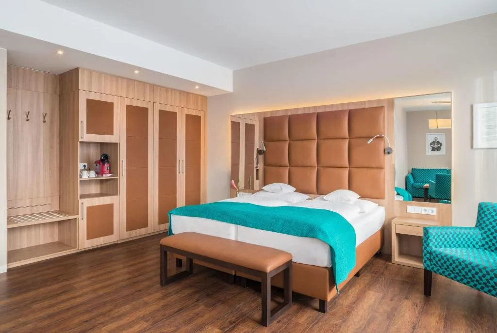 JUNIOR SUITE DELUXE Room, Hollywood Media Hotel, Berlin