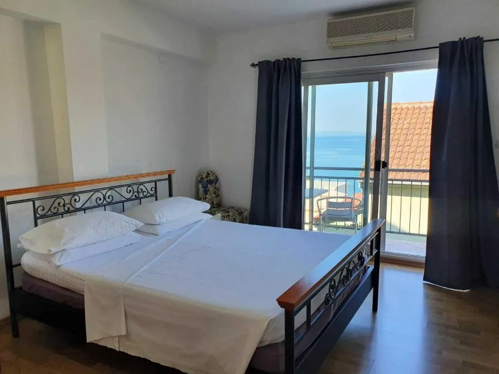 Room, Pink Inn, Split
