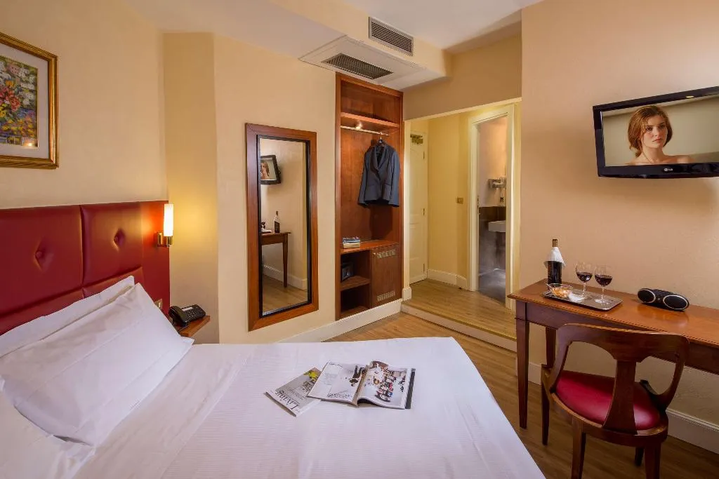 DOUBLE QUEEN SIZE BED Room, Best Western Hotel Astrid, Rome