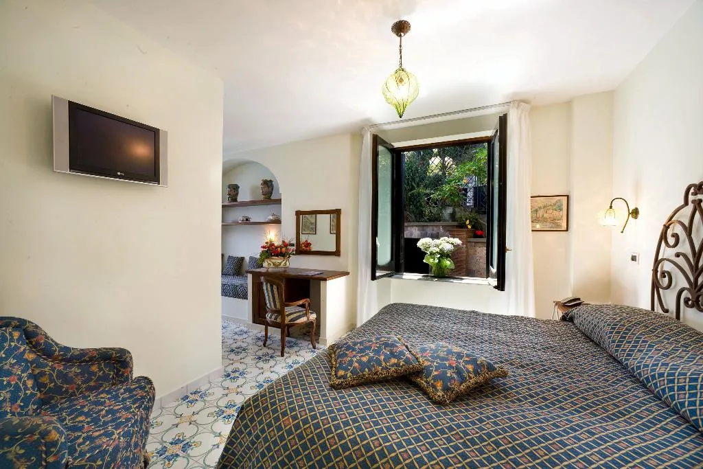 Double or Twin SUPERIOR Room, La Tonnarella, Naples