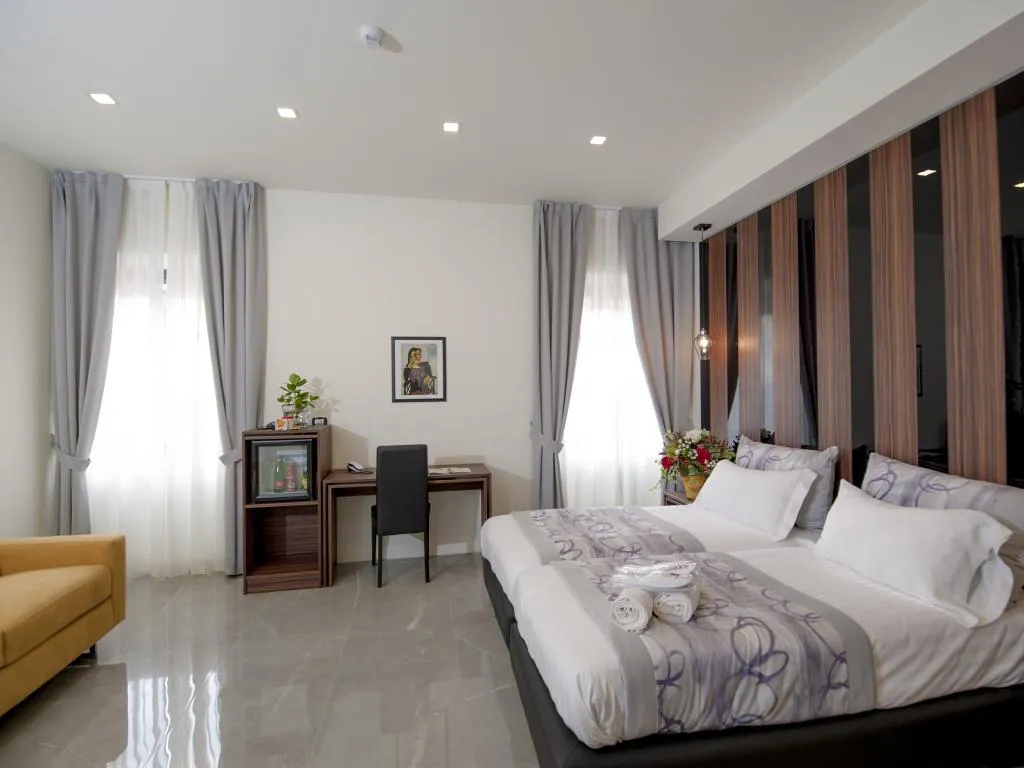 DOUBLE DELUXE Room, Palazzo Firenze, Naples