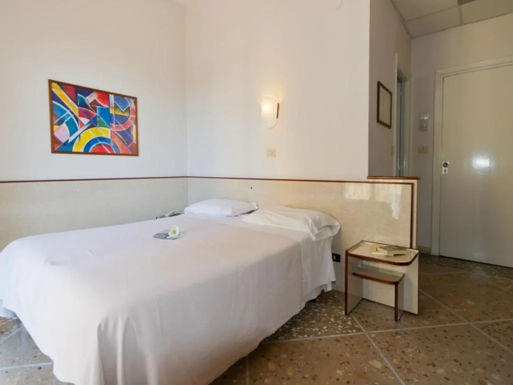DOUBLE STANDARD Room, Tokio, Venice