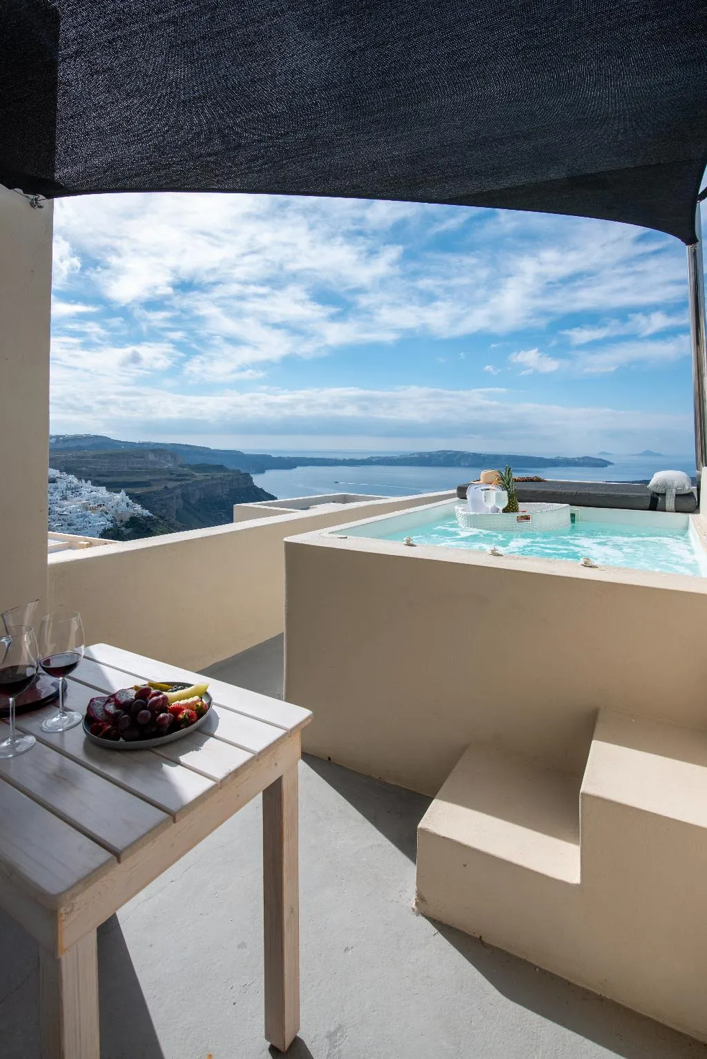 SUITE DELUXE WITH VIEWS Room, Caldera Cliff Illusion Suites, Santorini