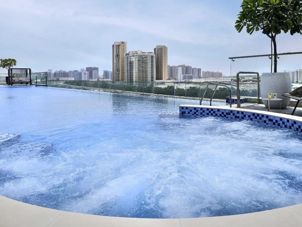 Pool, Movenpick Jumeirah Village Triangle, Dubai