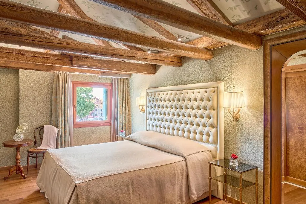 Room, Santa Chiara, Venice