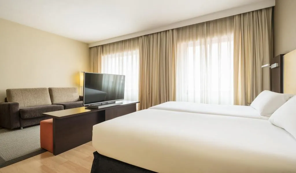 DOUBLE SUPERIOR Room, Ilunion Suites Madrid, Madrid