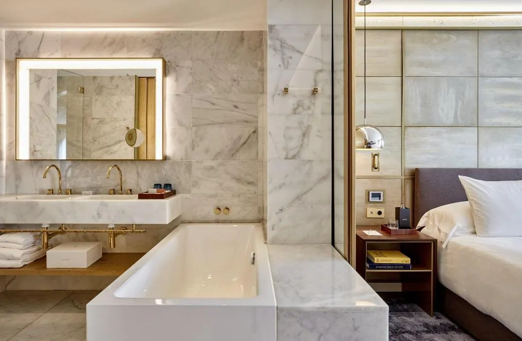 JUNIOR SUITE KING SIZE BED Room, Almanac Barcelona, Barcelona
