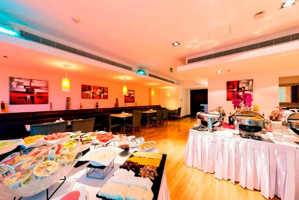 Restaurant, Nojoum Hotel Apartment, Dubai