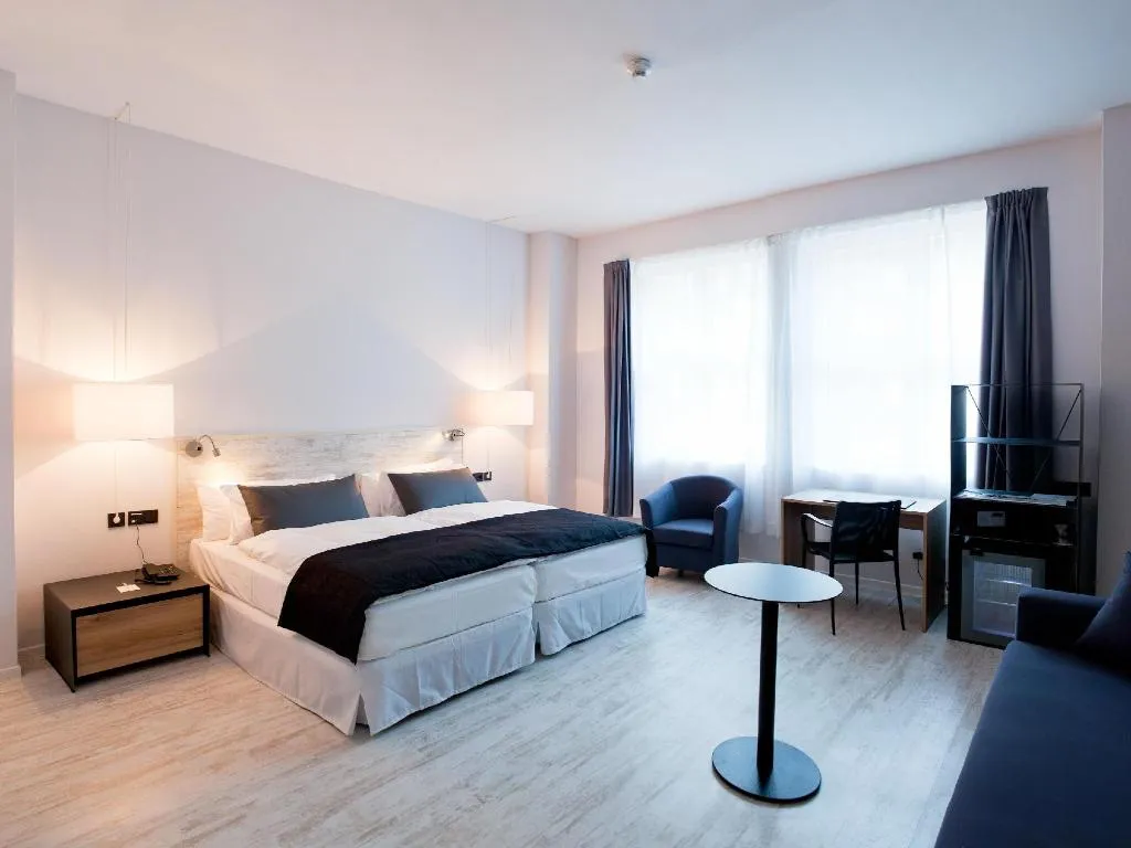 Room, Catalonia Berlin Mitte, Berlin
