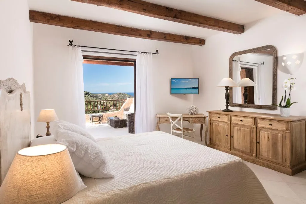 DOUBLE DELUXE SEA VIEW Room, Relais Villa Carola, Olbia