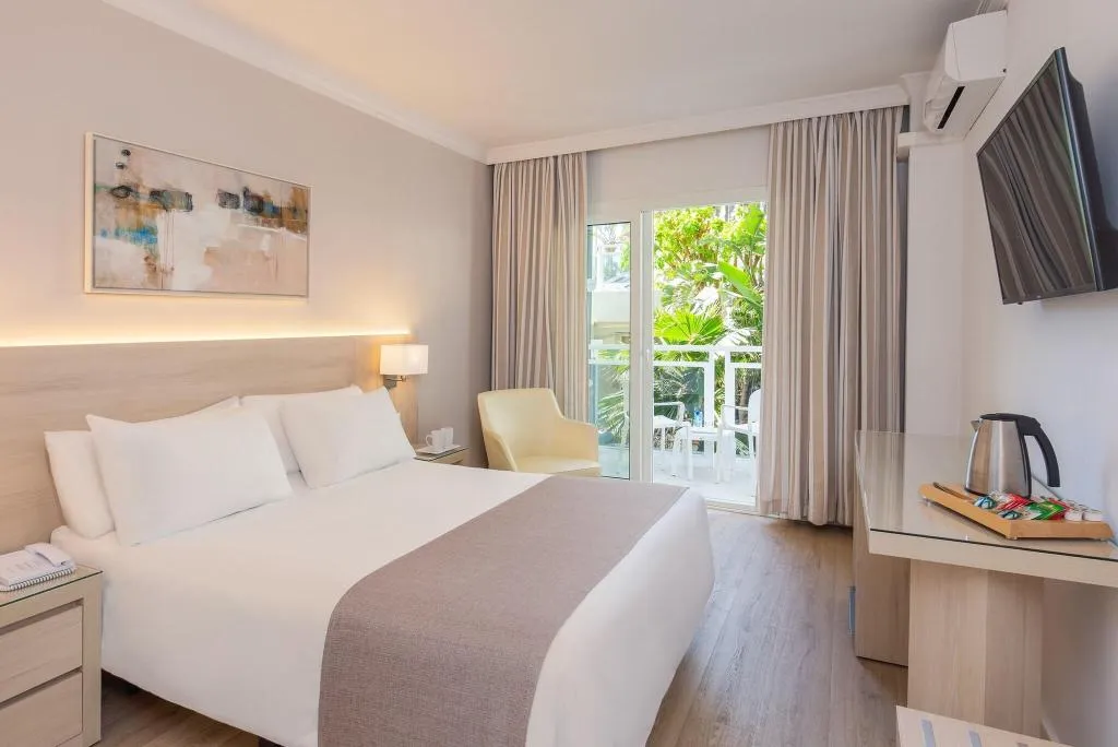 Room, Hotel Las Arenas Affiliated by Meliá, Costa Del Sol