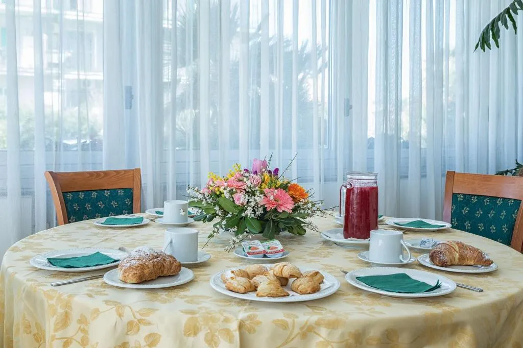 Restaurant, Hotel Holidays, Naples