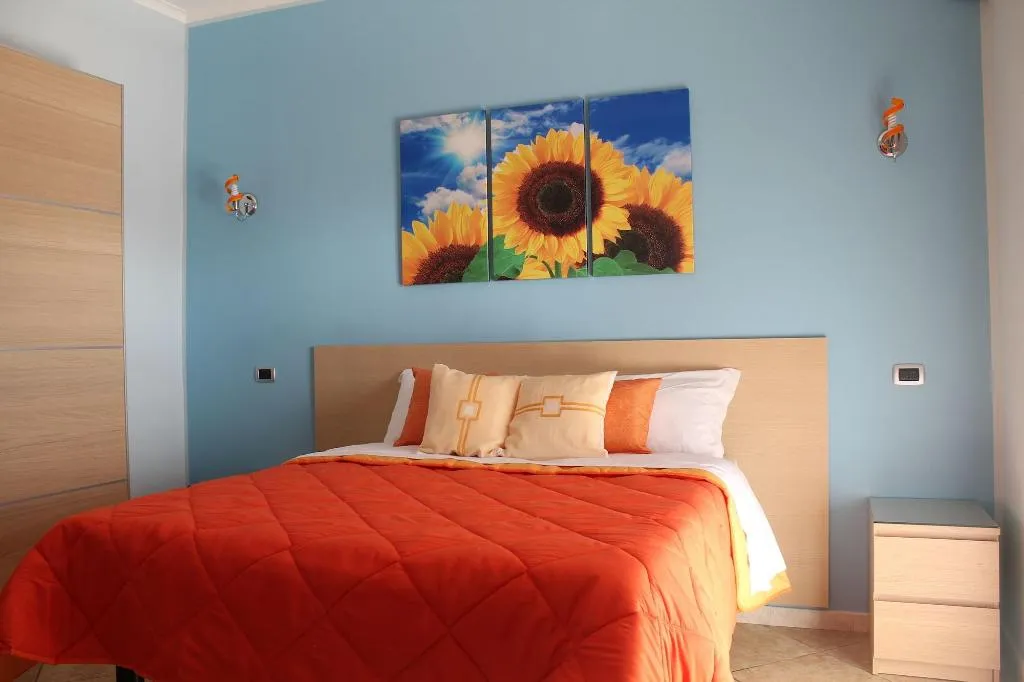 Room, Vesuvio Smiling, Naples