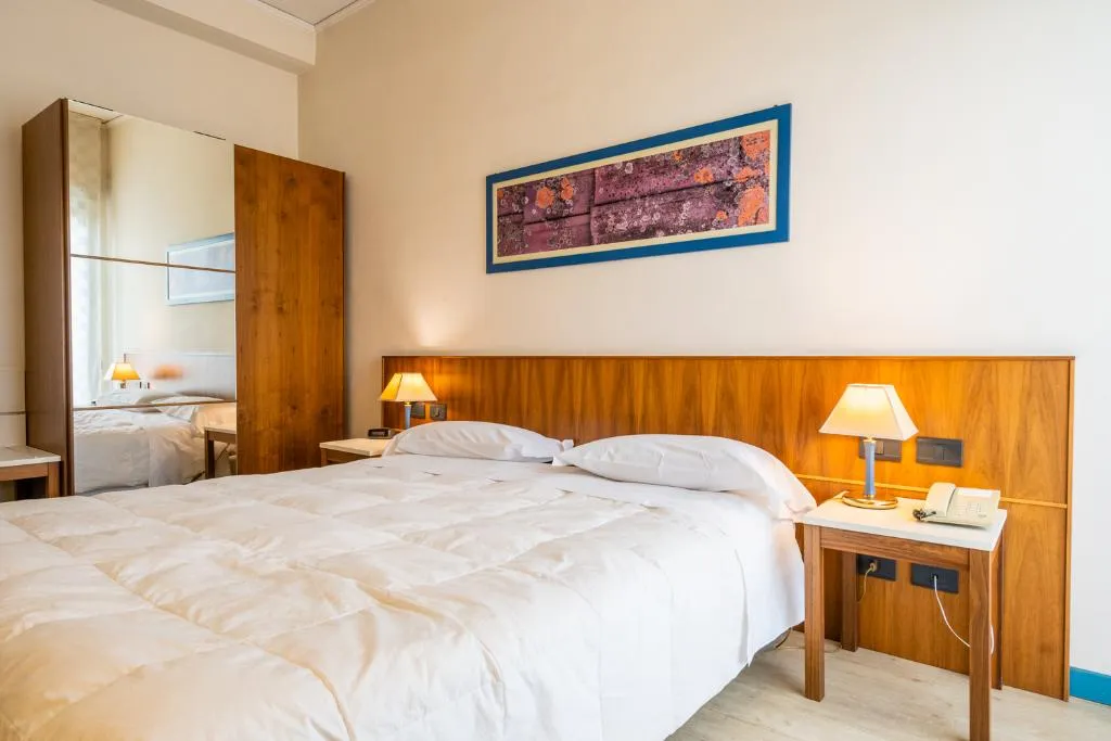 DOUBLE STANDARD Room, Europa Palace, Catania