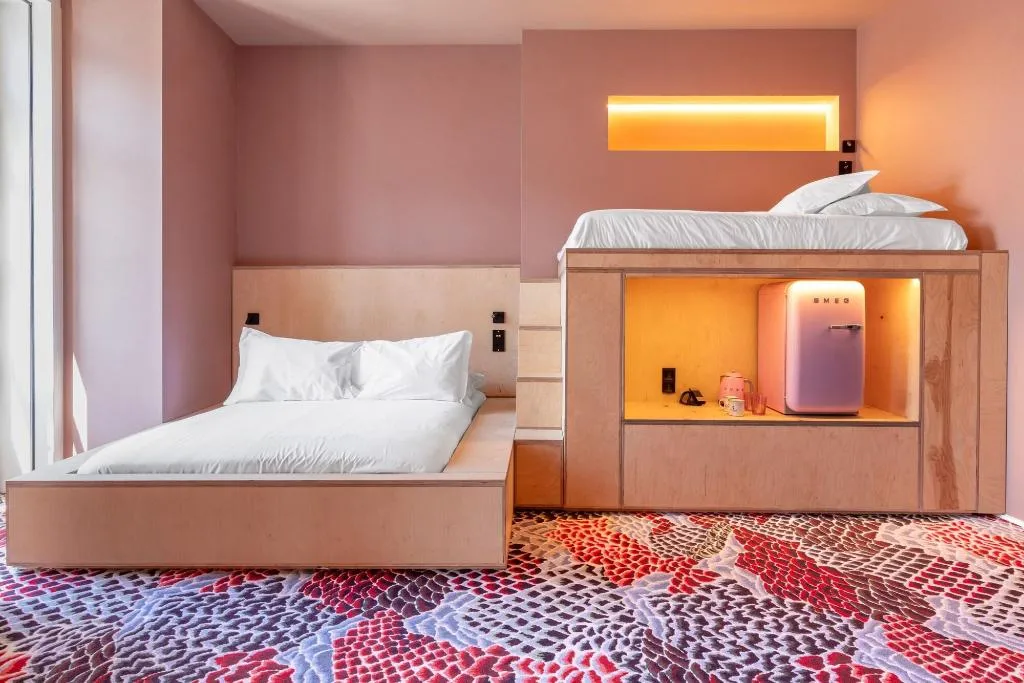 Room, Independente Bica, Lisbon
