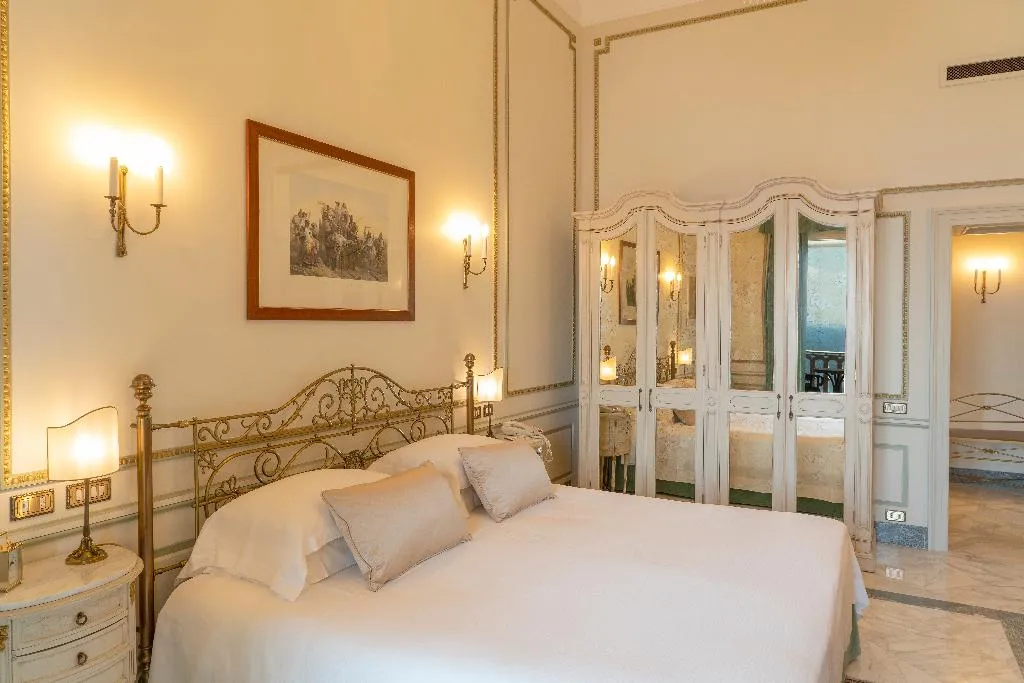 SUITE TWO BEDROOMS Room, Grand Hotel Excelsior Vittoria Spa, Naples