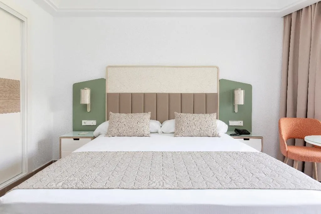 Double or Twin GARDEN VIEW Room, Hotel Riu Gran Canaria - All Inclusive, Gran Canaria