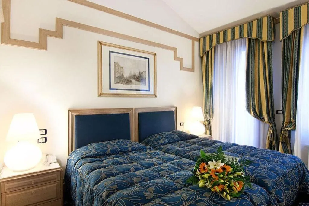 DOUBLE DELUXE Room, Foscari Palace, Venice