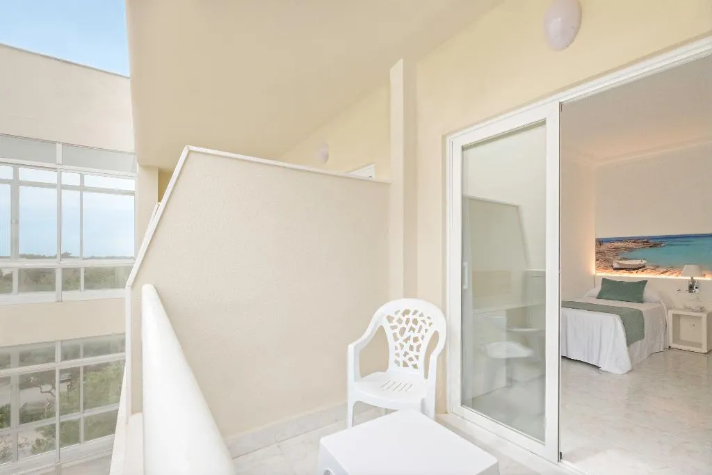 SINGLE STANDARD Room, Azuline Hotel Bahamas, Majorca